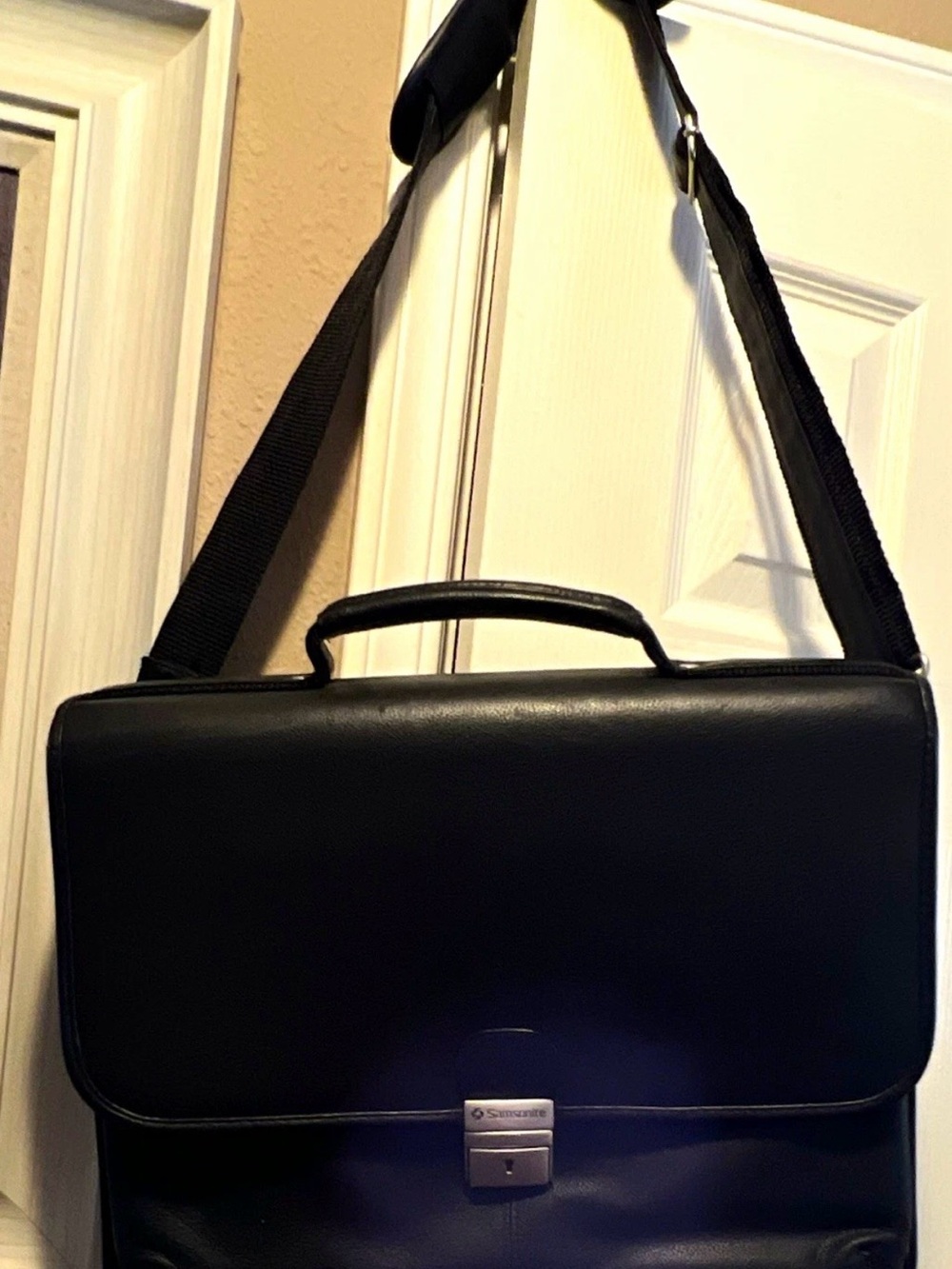 Samsonite Black Men's Leather Briefcase with Shoulder Strap